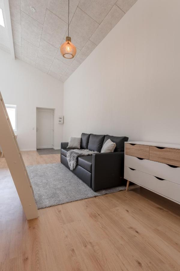 Studio Apartments Close To Airport Mithvagur Extérieur photo