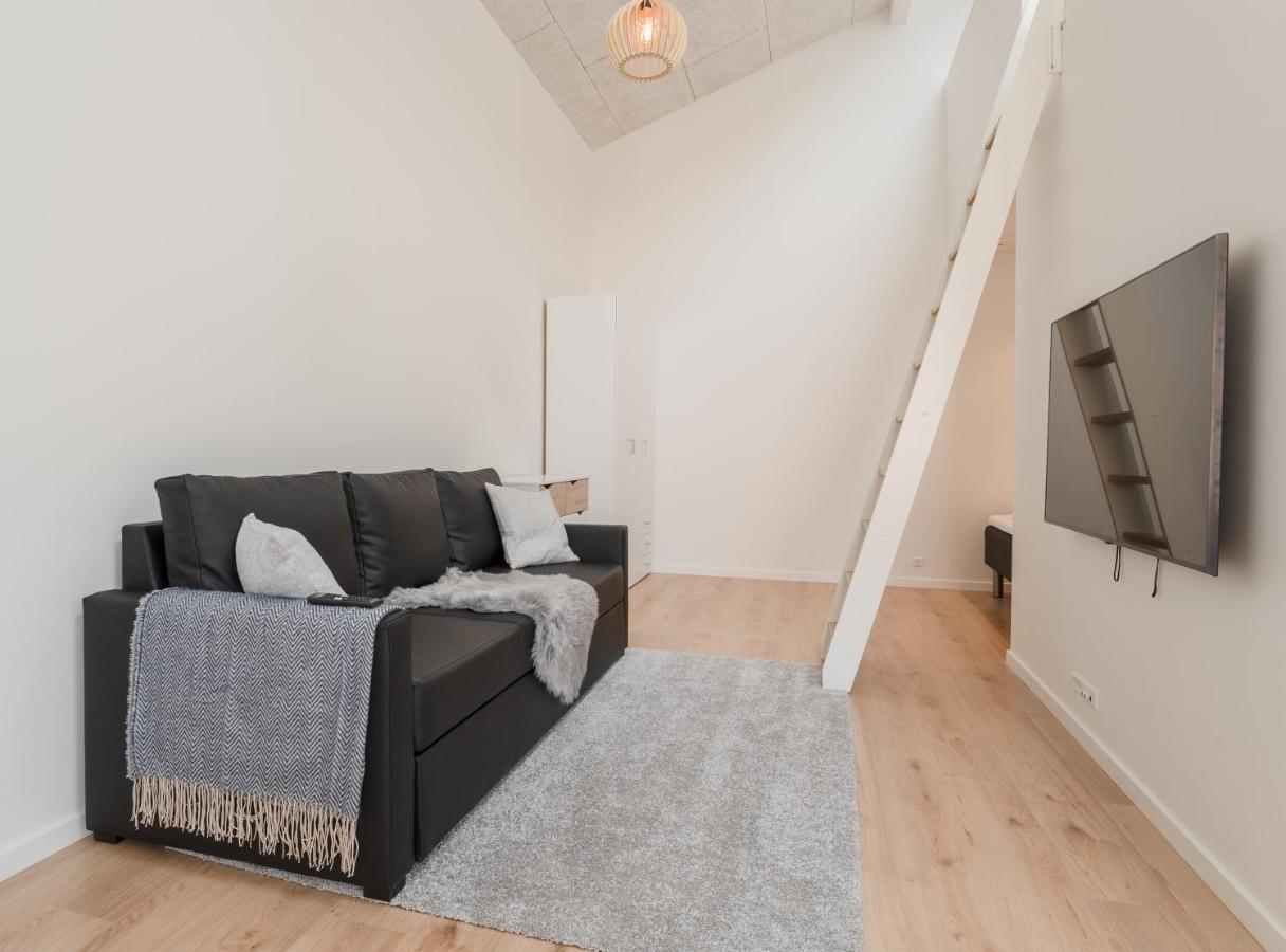 Studio Apartments Close To Airport Mithvagur Extérieur photo